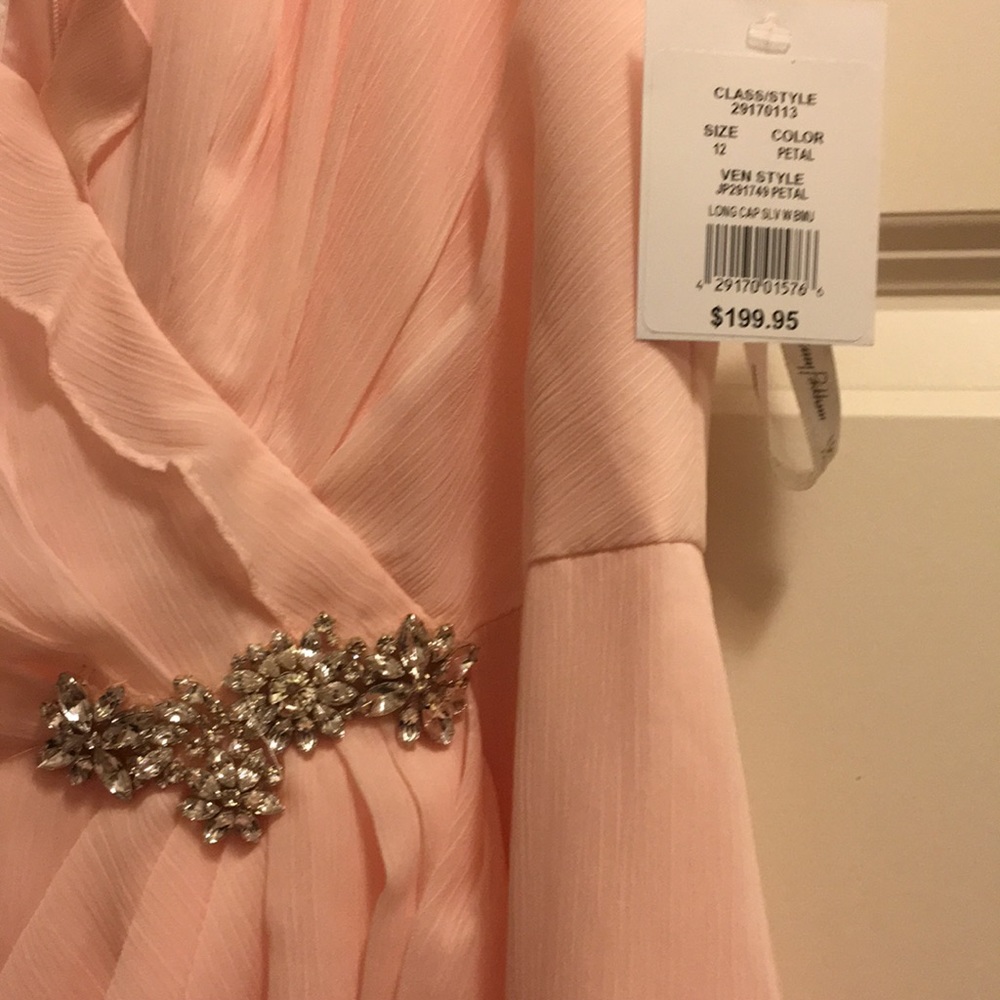 NWT David’s Bridal Bridesmaid Dress Size 12 Petal